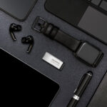 Adata - Memory Stick (UR350-32G-RSR/BK) - USB 3.2 FlashDrive, 32GB - Grey – Image 5