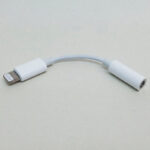 Apple - Audio Adapter A1749 (MMX62ZMA/A) - Lightning to Jack 3.5mm - White (Bulk Packing) – Image 5